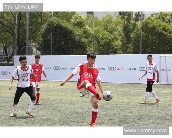 足球球星球技解析 如何打造世界级技巧与精准表现